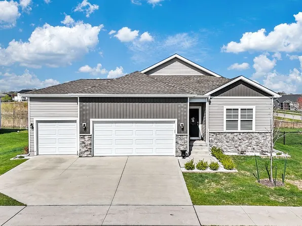 7634 NW 95th Ct, Johnston, IA 50131