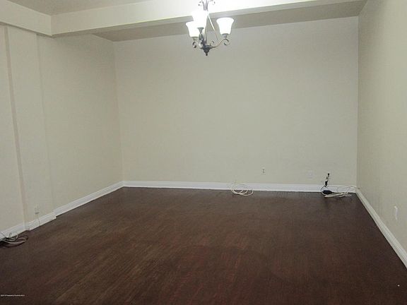 4th image of 1211 1/2 Lyndon St