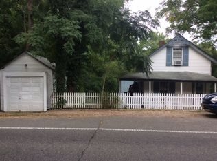 22 W Shore Rd, Huntington, NY 11743