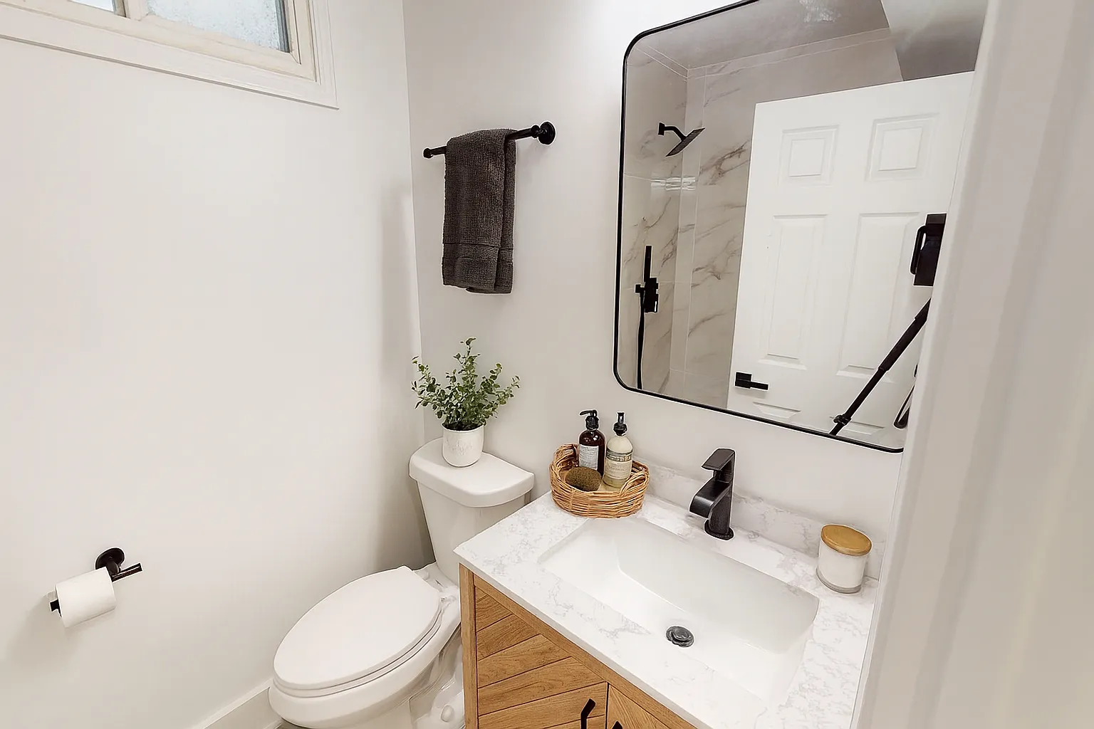 2 bed, 800 sqft, $1,990 — Photo 4