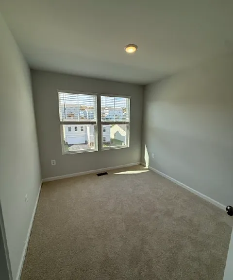 62 Saxon St — Photo 26