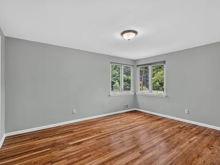 11 Lockwood Ln — Photo 11