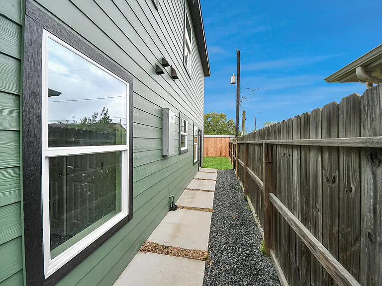13513 Segrest Dr #B — Photo 37