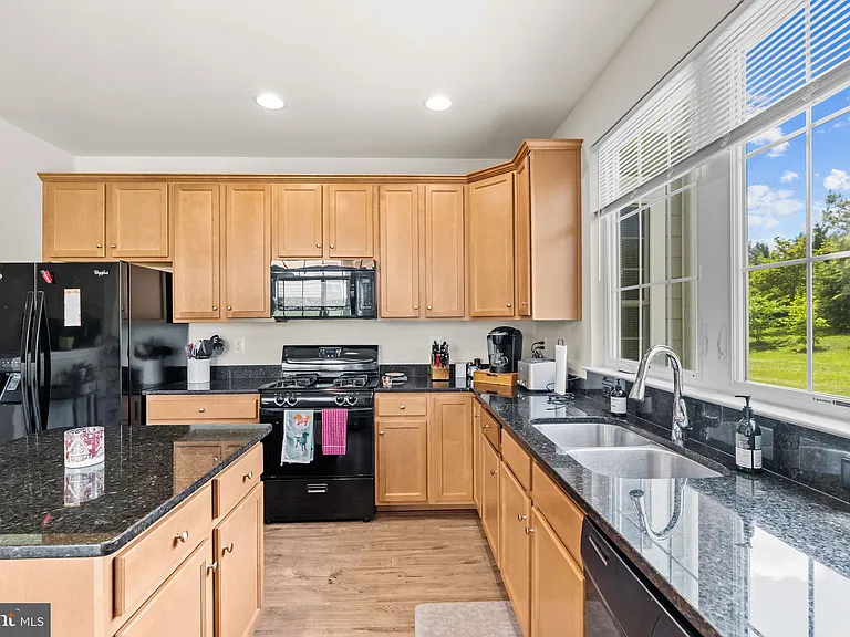 44125 Peirosa Ter — Photo 6