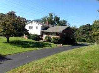5922 Garner Rd, Roanoke, VA 24018