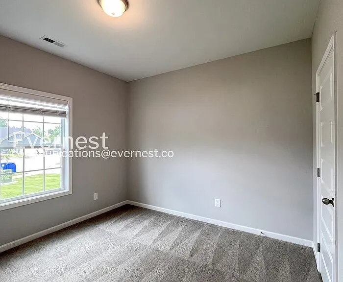 1115 Prospect Ct — Photo 11