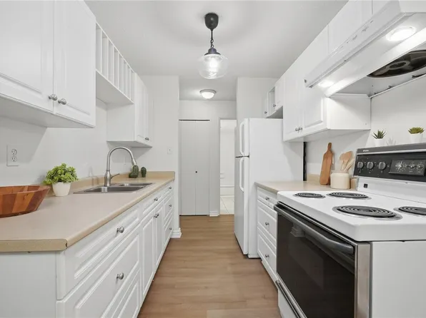 909 Pembroke St #411, Victoria, BC V8T 4Z5