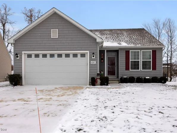 4201 Meadow Lark Dr, Lorain, OH 44053