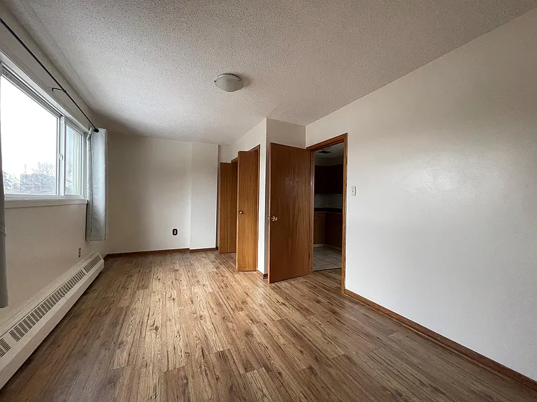 2249 Cornwall St — Photo 6