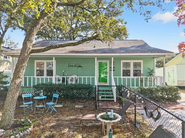 314 NE 39th Street, Oak Island, NC 28465