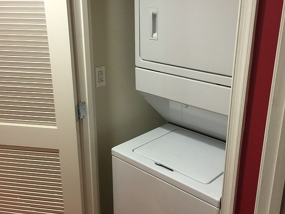 4th image of 1020 N Highland St Unit 210-201