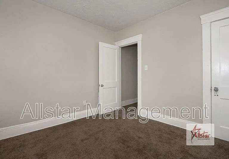 11602 Tuscora Ave #UP — Photo 23