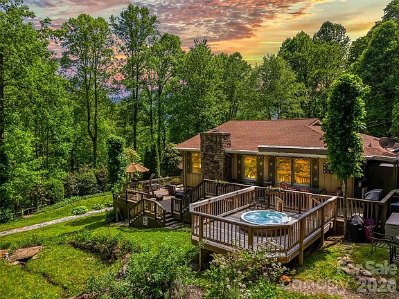 2nd image of 218 Red Oak Dr