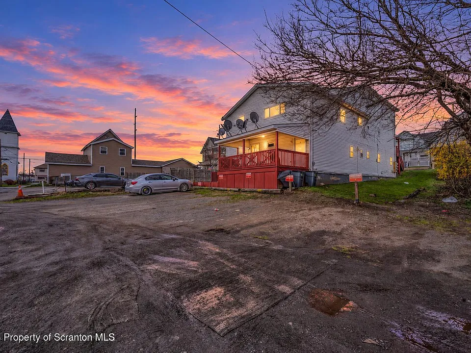 1418 N Main Ave