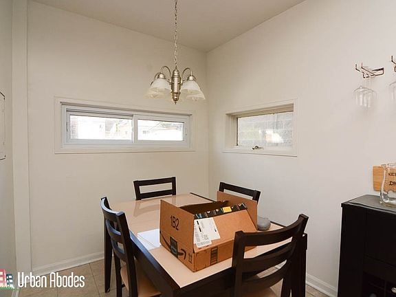 3rd image of 1416 W Wolfram St #G00c