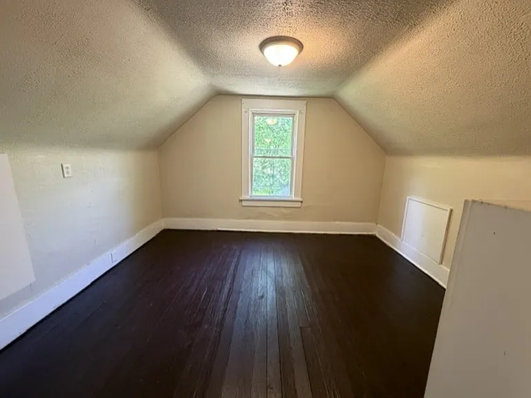 768 Beardsley St — Photo 14