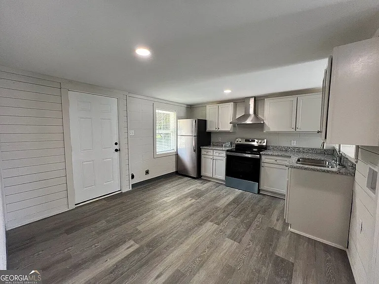 1102 Chappell St — Photo 2