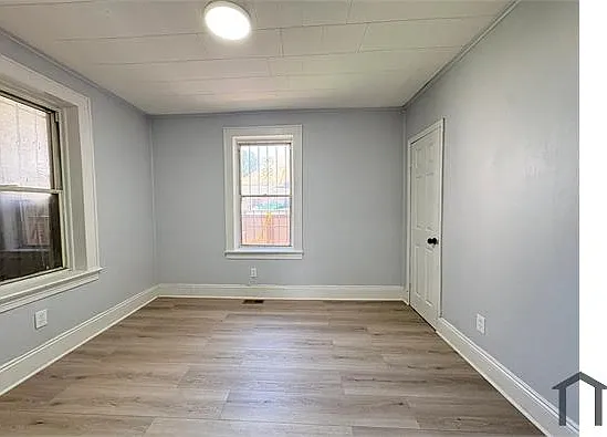 401 Marshall St #1R — Photo 2