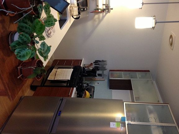 4th image of 274 S 1st St APT 1A