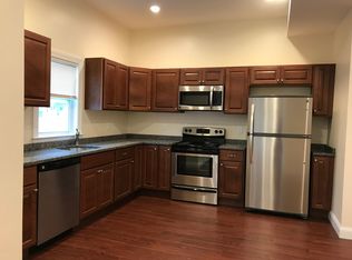 253 University Ave, Lowell, MA 01854