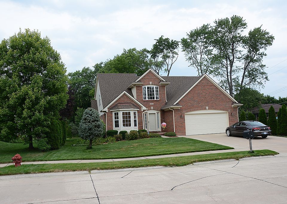 1st image of 27670 Oakley St