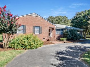 174 W Banbury Rd, Tappahannock, VA 22560