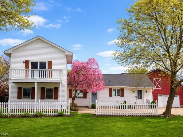 4247 E Lake Rd, Sheffield Lake, OH 44054