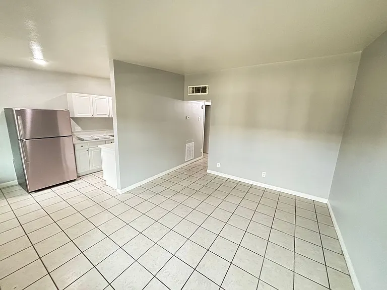 1420 Putnam Ave #6 — Photo 7