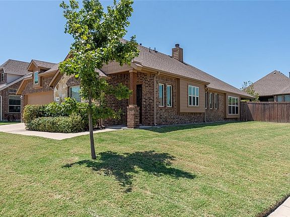 3rd image of 499 Oak Hills Ln