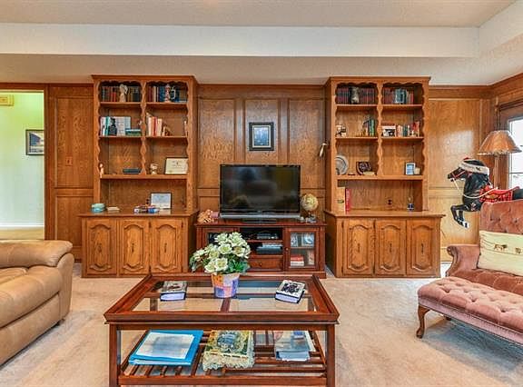 2nd image of 2703 Marquis Cir E