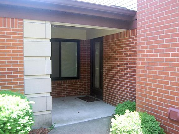 3rd image of 2270 Emily Dr