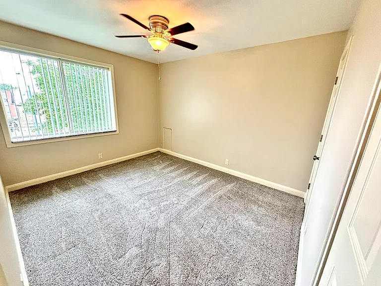 1633 J St #304 — Photo 12