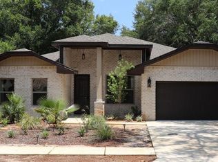 7 Cherokee Rd, Shalimar, FL 32579