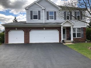 932 Honeysuckle Ln, Aurora, IL 60506