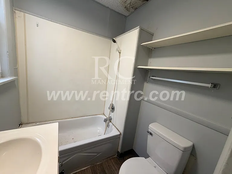 1112B S Gilbert St — Photo 4