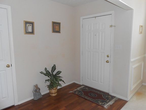2nd image of 5612 Forest Bend Ln