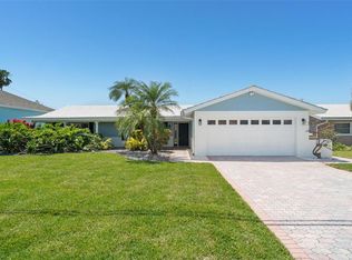 11900 7th St E, Treasure Island, FL 33706