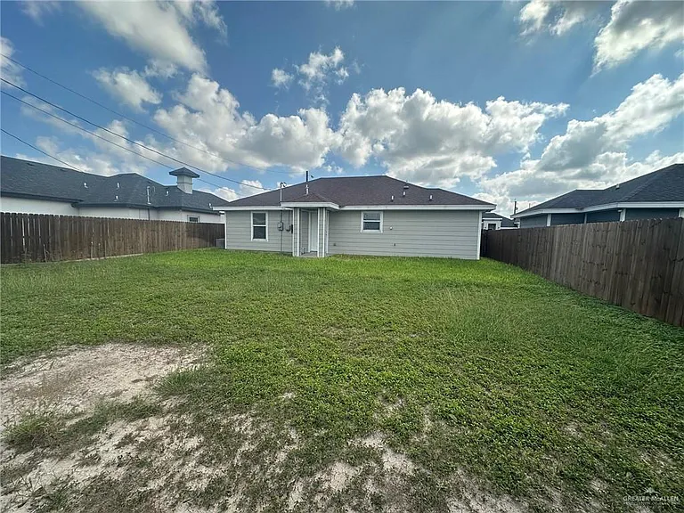 827 Whitewing St — Photo 13