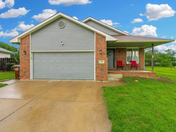 130 S Marlen Dr, Haysville, KS 67060