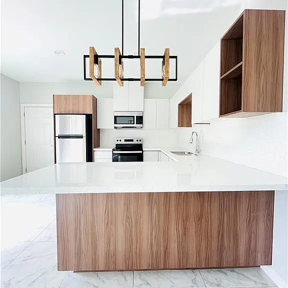 902 Hidden Hills St #3 — Photo 4