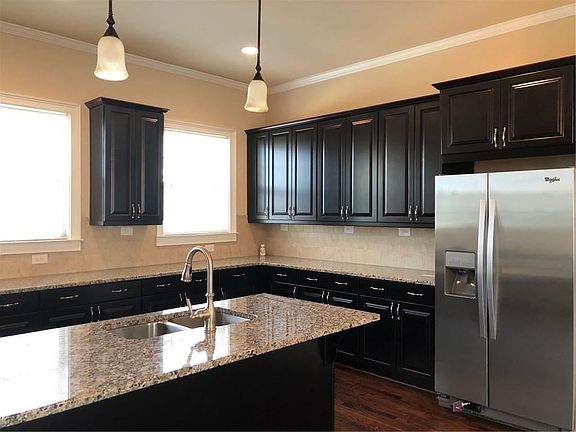 5th image of 1001 Bergeron Pl