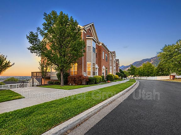 2nd image of 985 E Senior Band Rd