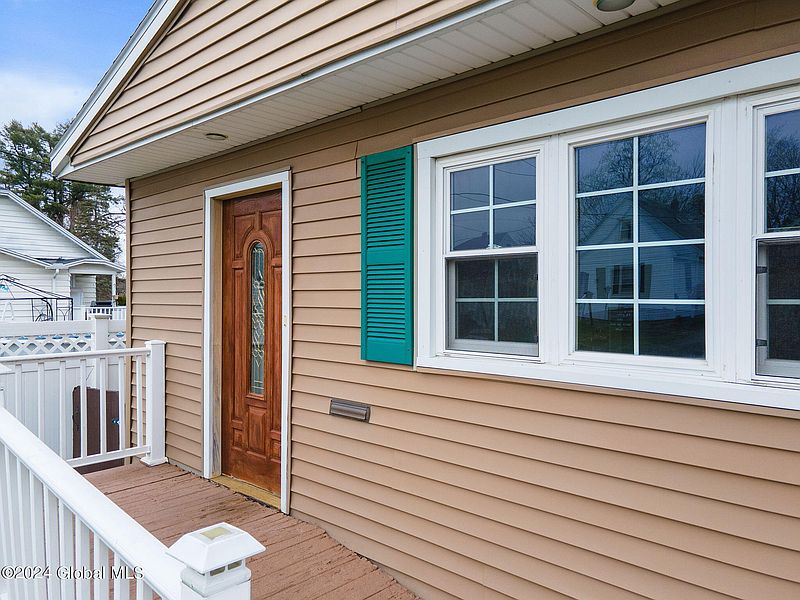 4th image of 3016 Edgewood Avenue