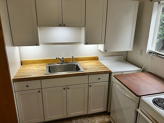 4th image of 281 E Treasure Island Dr