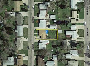 1727 1st St SE, Minot, ND 58701