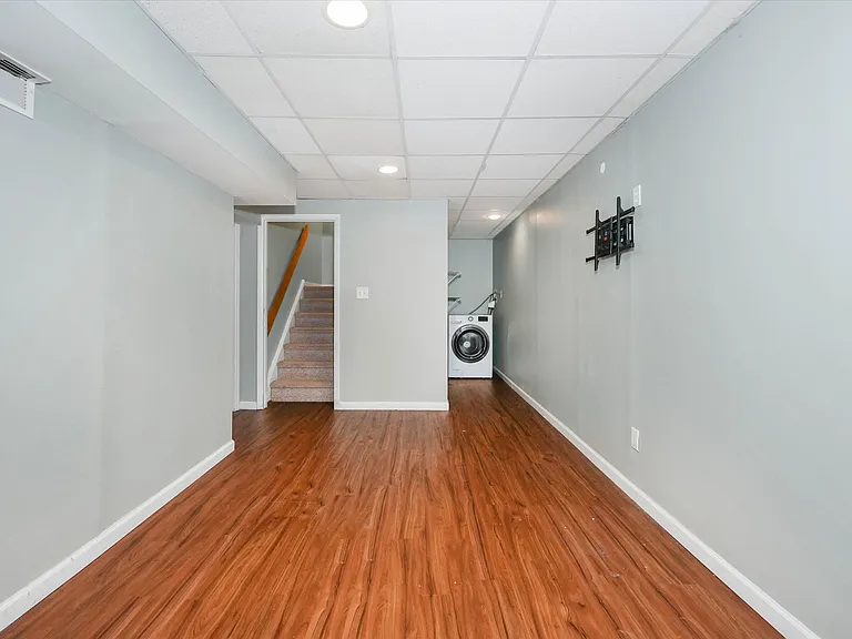 8 Foxtail Ct — Photo 34