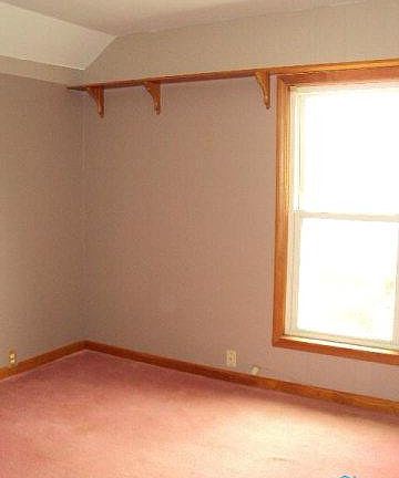 5th image of 275 4th St