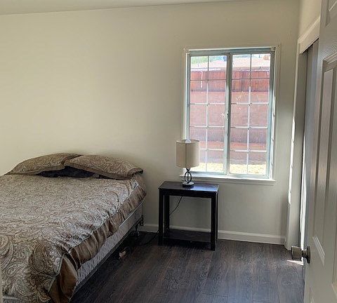 5th image of 44303 Kirkland Ave