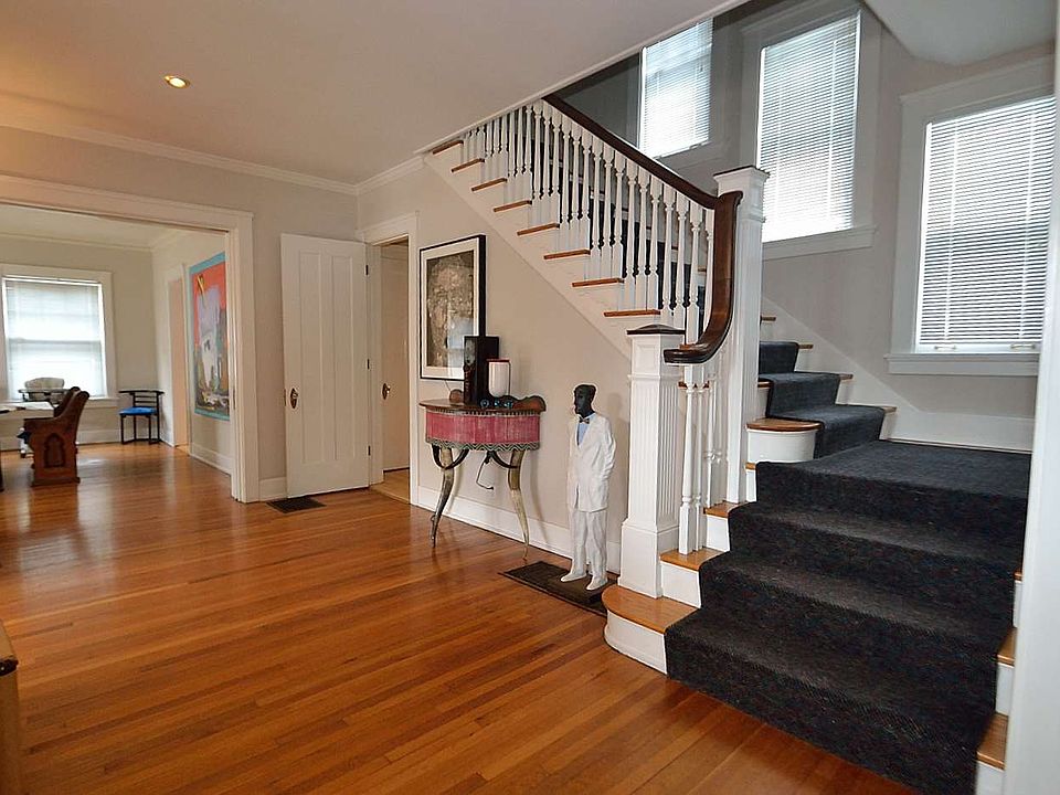 1st image of 3530 Holly Ave