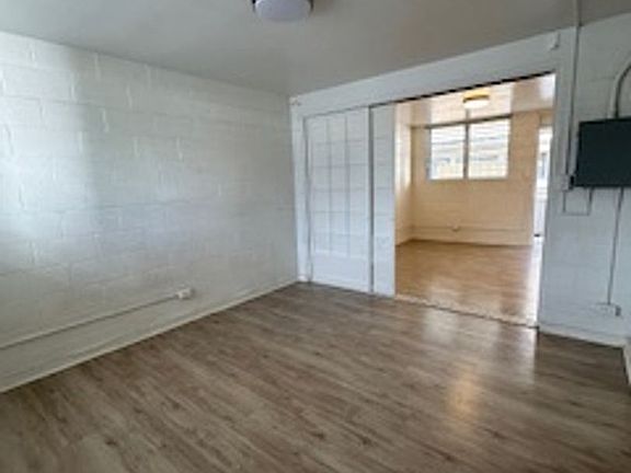 3rd image of 824 University Ave APT 7